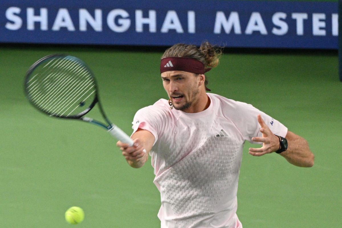 Zverev mit viel Mühe ins Shanghai-Viertelfinale