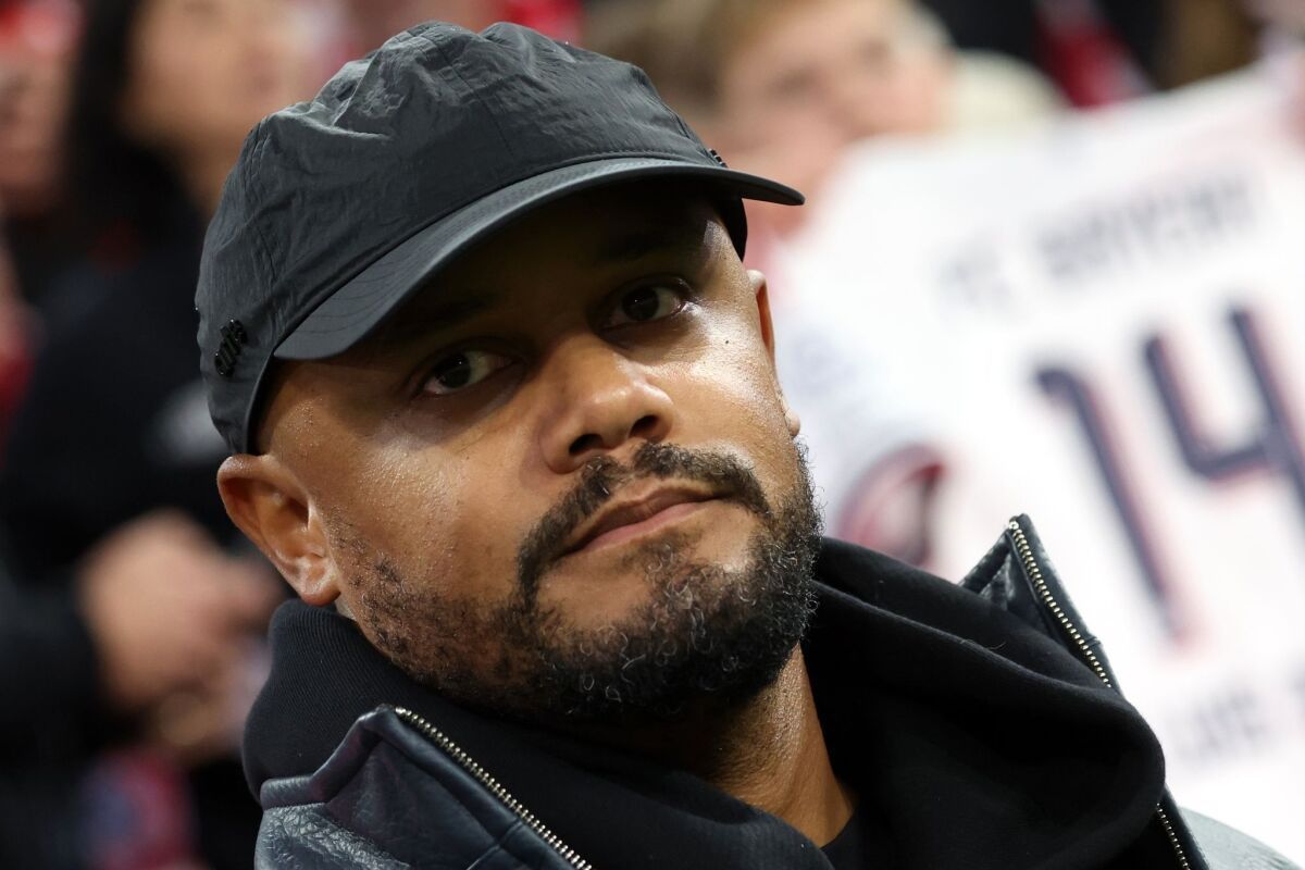 Bayern-Trainer Kompany mit Notarztwagen ins Krankenhaus