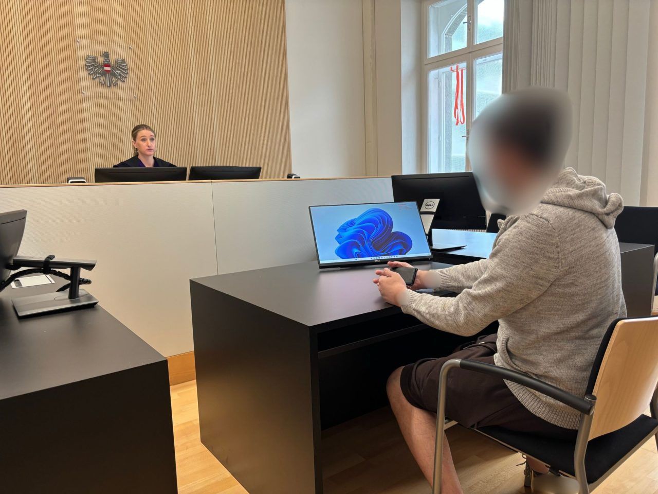 Attacken auf Polizisten, Tränen vor Gericht und ein Missverständnis