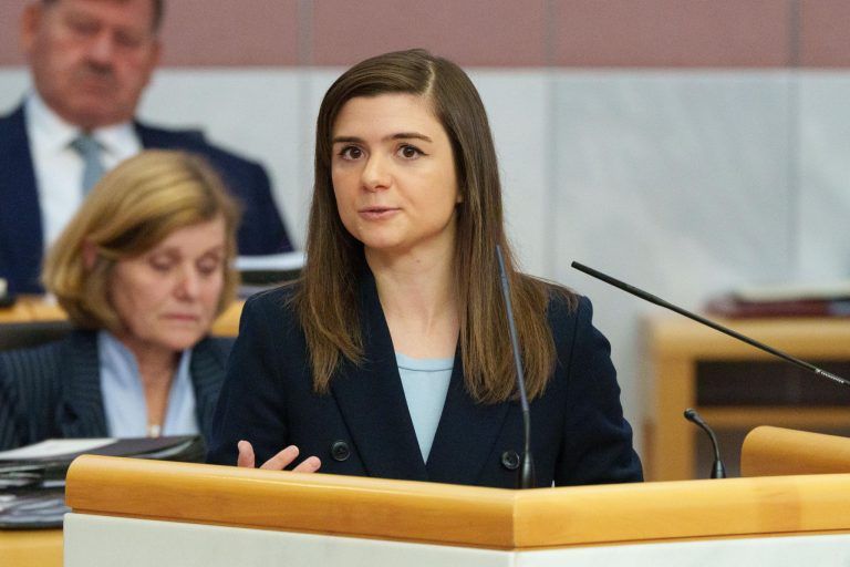 "Bin stolz darauf": Gantner verteidigt im Landtag geheimes Treffen für Agrar-Deal