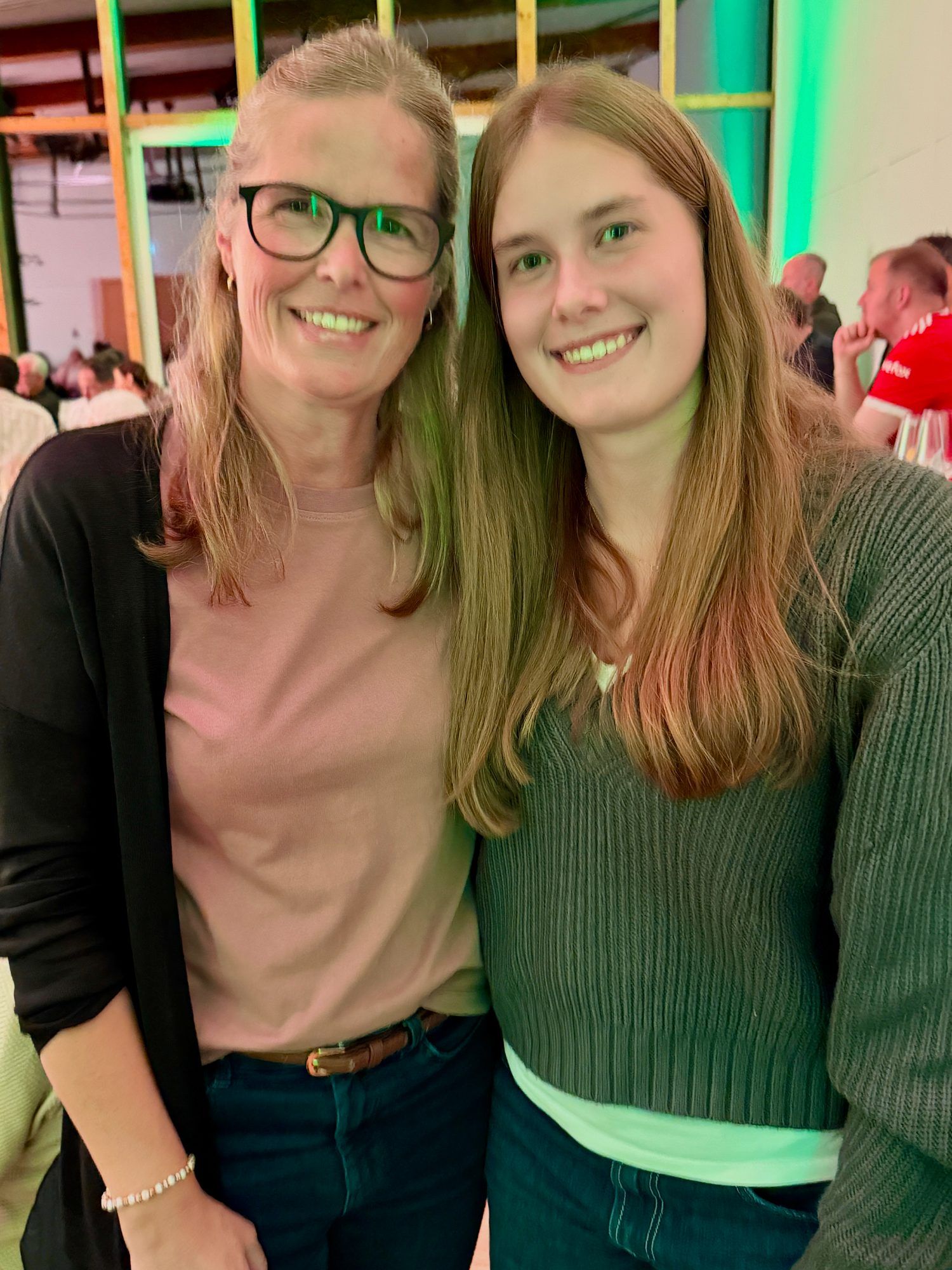 Auch dabei. Annika und Christiane Bacher.