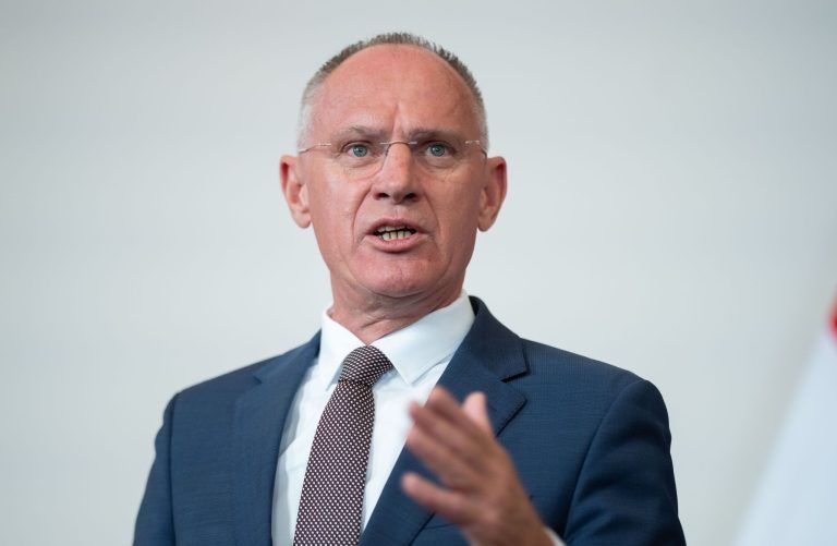 Dienstzeitreform bei Polizei: Schlagabtausch zwischen Innenminister und Landesrat Klien