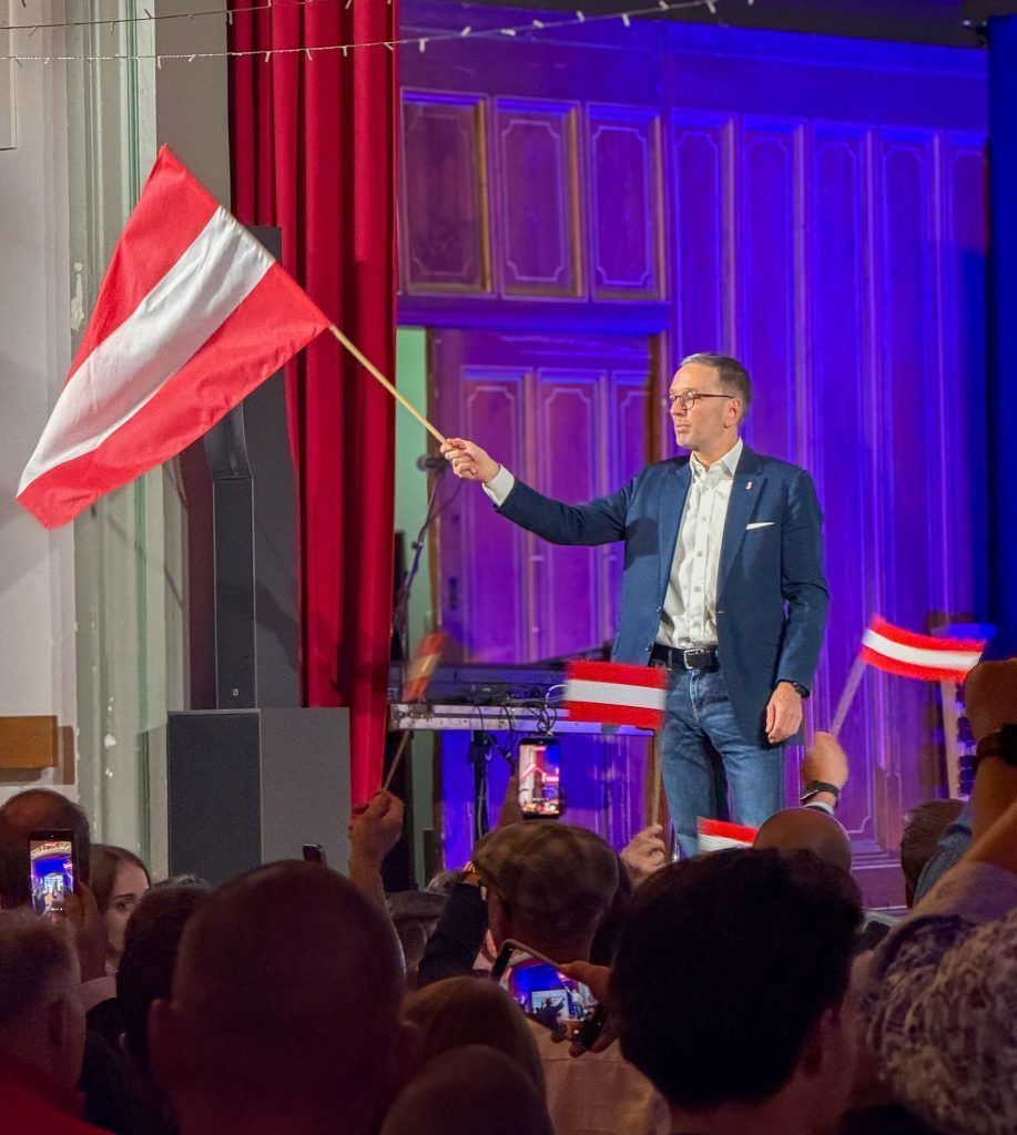 Zwischen Applaus und Faktencheck: Ein Abend mit Herbert Kickl in Bregenz