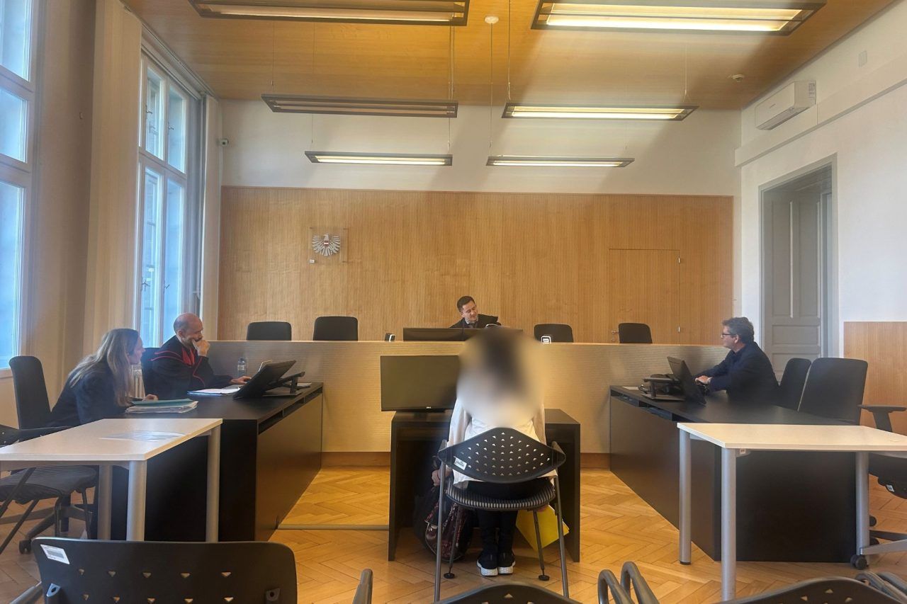 Tritte, Würgen, Alkohol: Vorwürfe gegen Ex-Partnerin
