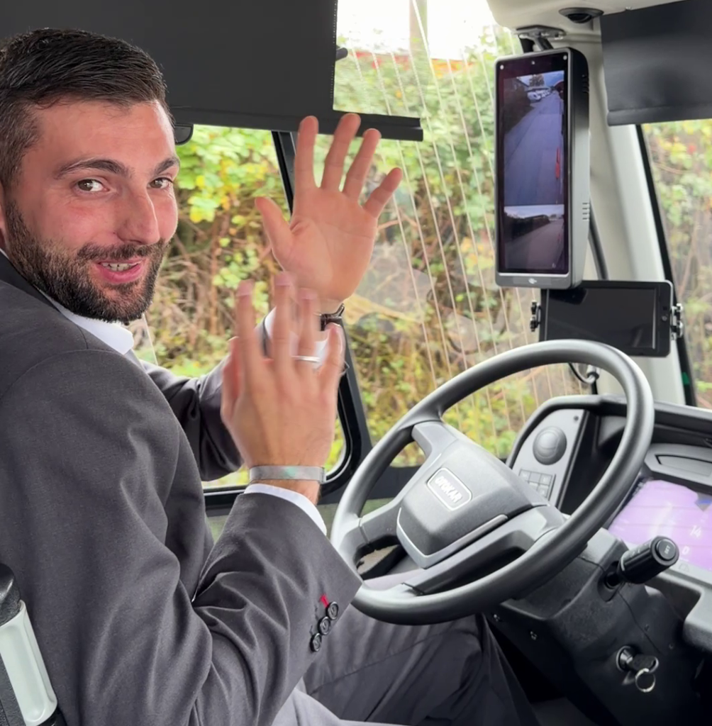 Bus Oskar fährt– und lernt noch