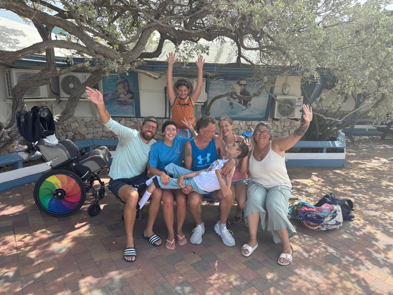 Delfintherapie auf Curaçao: Was sich für NEUE-Patenkind Emilian (15) verändert hat