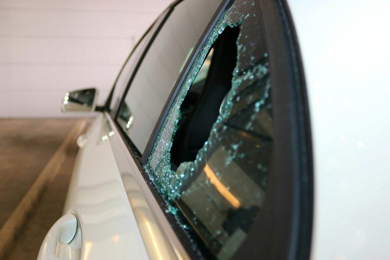 Autoscheibe Einbruch Diebstahl Auto