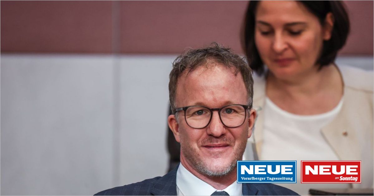 “Bin stolz darauf”: Gantner verteidigt im Landtag geheimes Treffen für ...